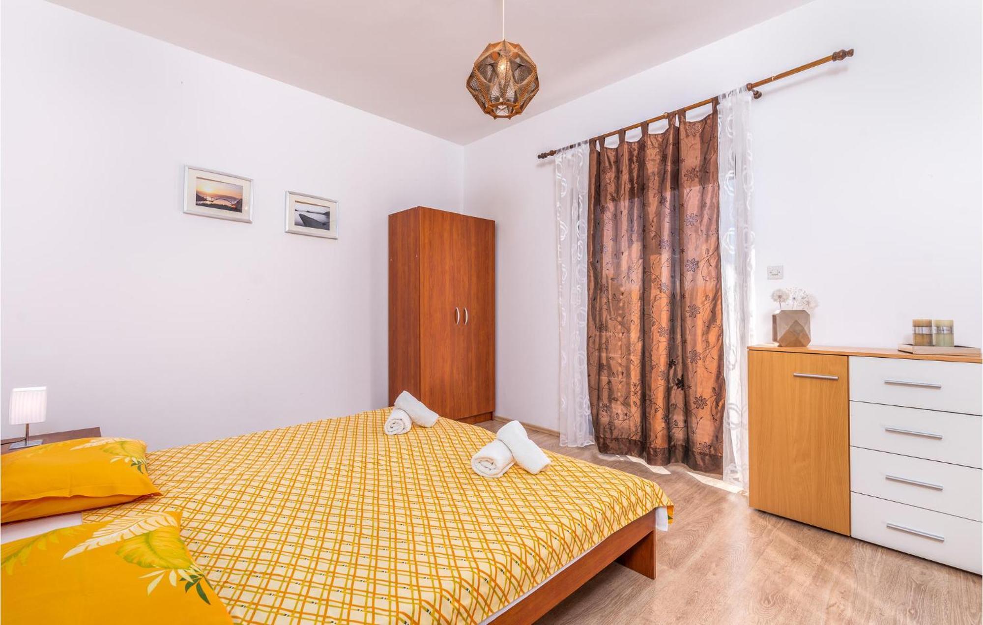 Gorgeous Apartment In Krk With Kitchen Krk Town Exteriör bild