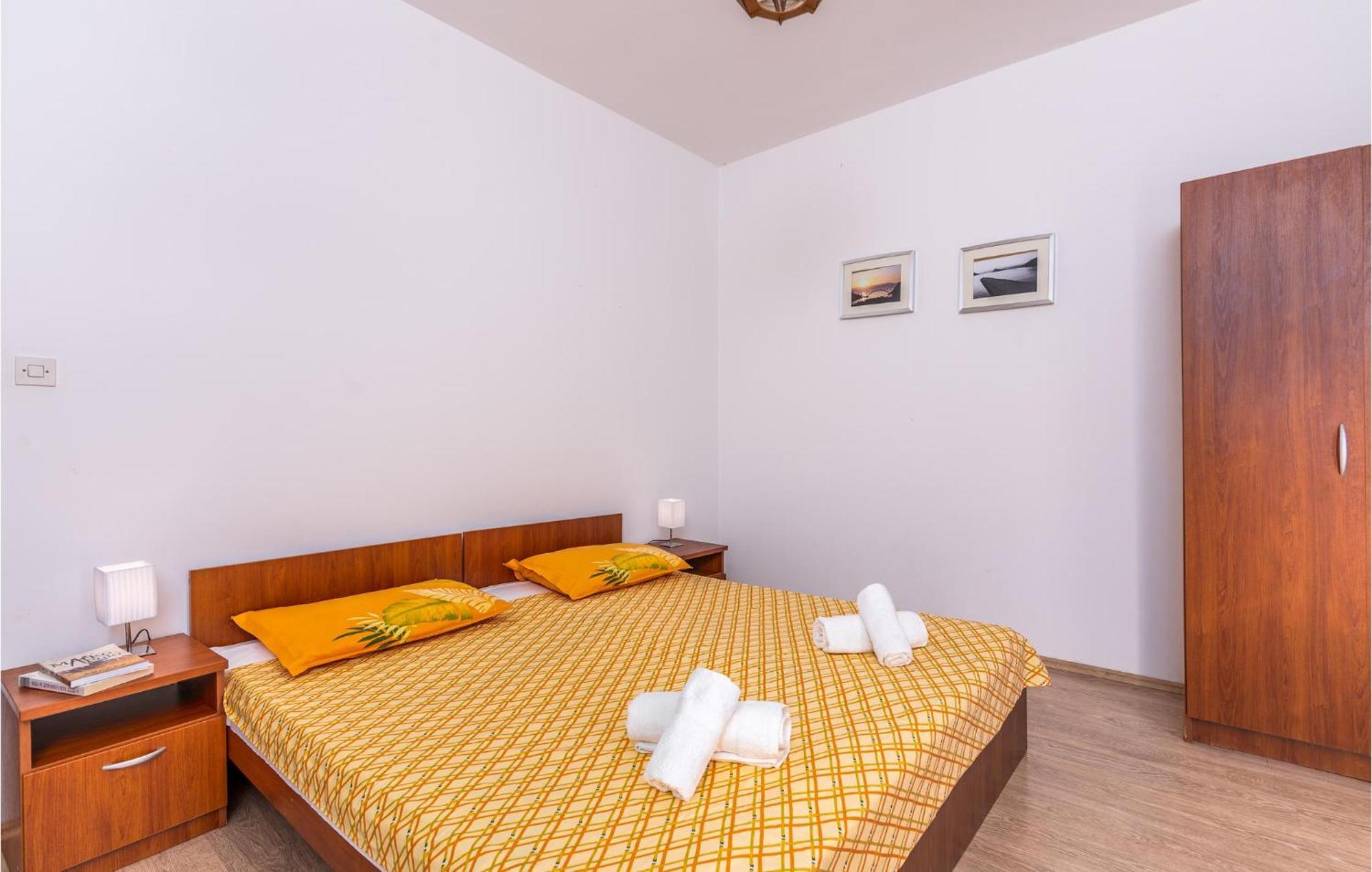 Gorgeous Apartment In Krk With Kitchen Krk Town Exteriör bild